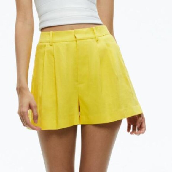 Alice + Olivia Conry Linen Pleated Short - Picture 1 of 5